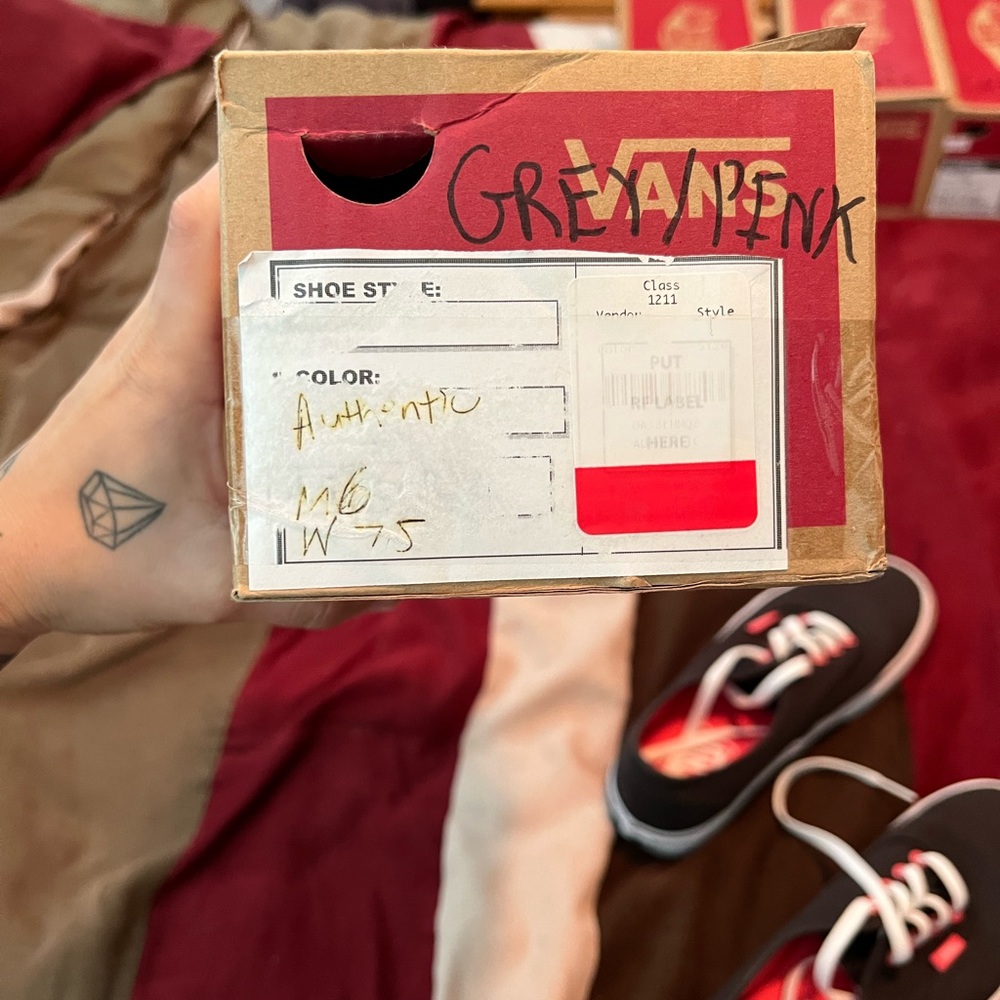 Vans - Picture 4 of 5